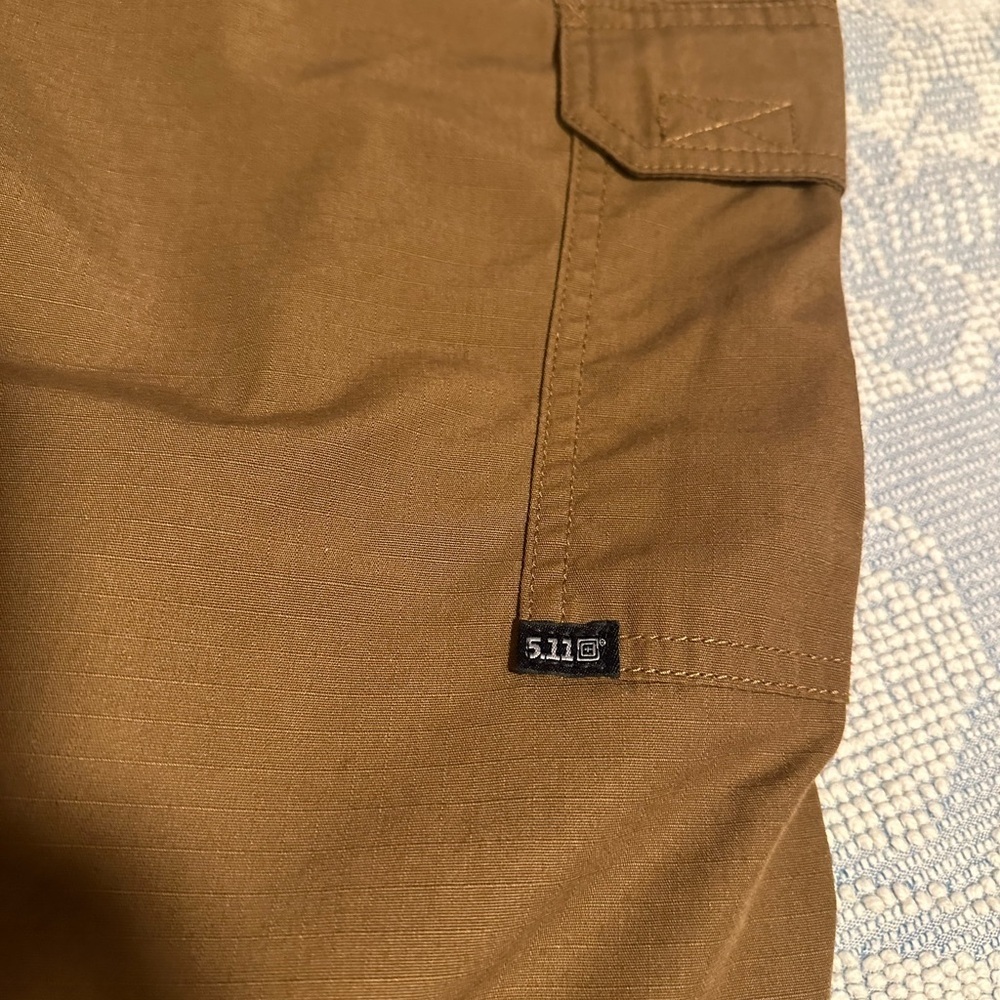 5.11 Tactical Men's Tan Cargo Pants Sz 36x30 - Picture 13 of 13